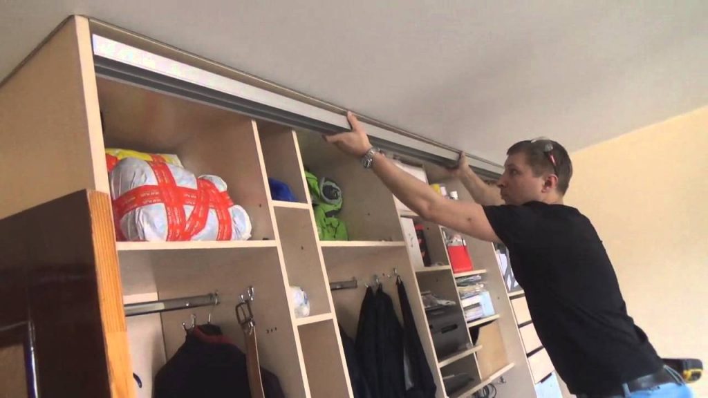 монтаж дверей