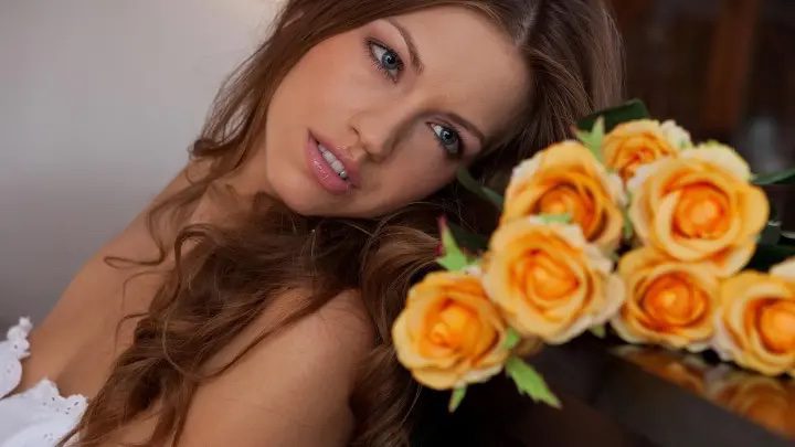 Чи можна дарувати жовті квіти
