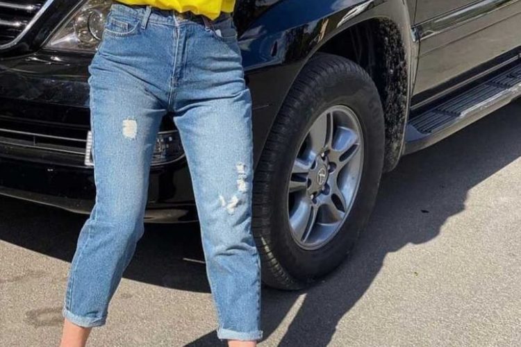 як підвернути джинси