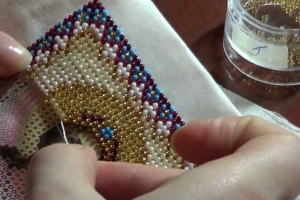 Вишивка бісером для початківців: техніки, матеріали та перші проєкти
