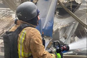 Дрон РФ вдарив по авто ДСНС у Кушугумі: четверо поранені