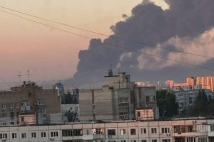 Пожежа охопила Куйбишевський НПЗ у Самарі після атаки дронів