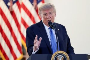 Трамп пообіцяв американцям по 5000 доларів за перемогу республіканців