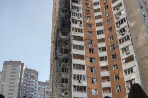 У Києві після удару дрона поранені вже дев’ятеро – Кличко