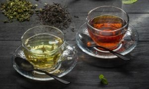 Який чай корисніший: чорний чи зелений