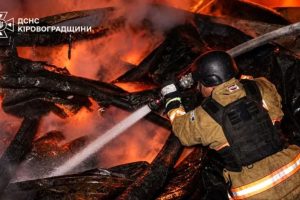 Хмельниччина та Рівненщина під ударами РФ: пожежі і відновлена електрика