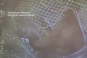 Антидронова сітка врятувала автобус у Запоріжжі від FPV-дрона