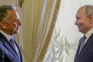 Кремль імітує інтерес до переговорів заради економіки